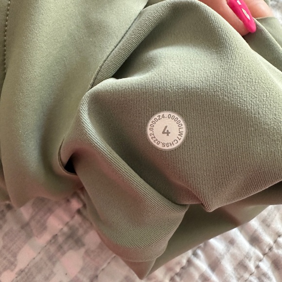 Lululemon Cargo Super-High-Rise Hiking Short 8" NWOT - Picture 5 of 6